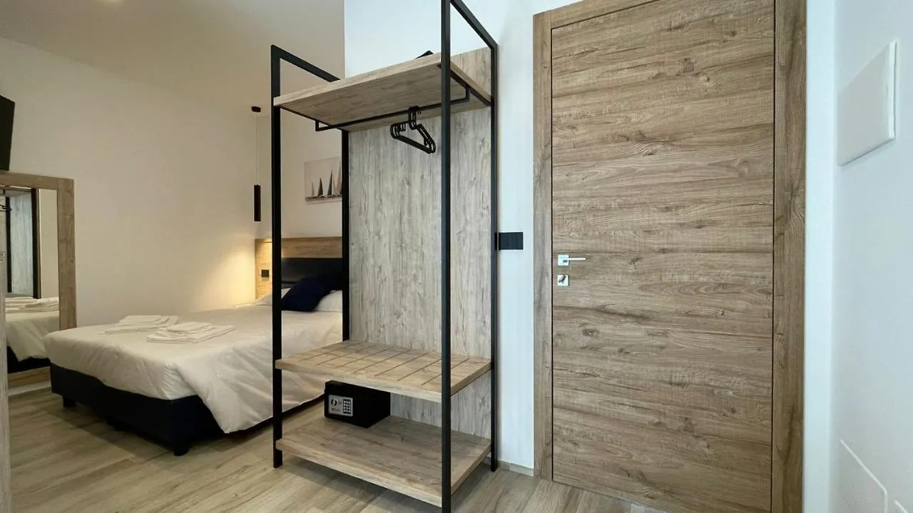Bari Airport Rooms Couette-café
