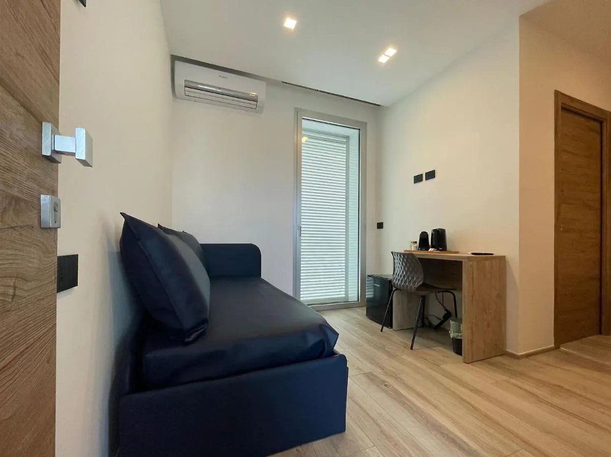 Bari Airport Rooms 0*,  Italy