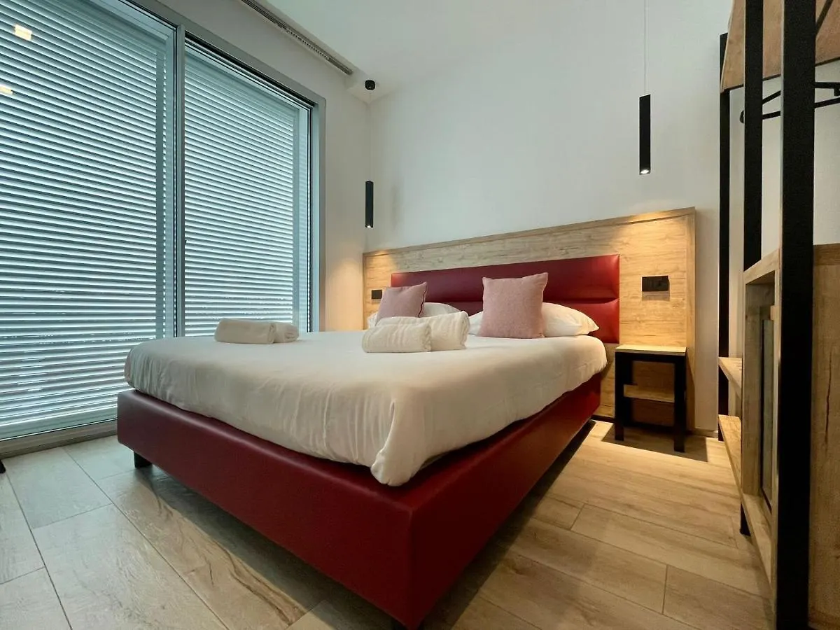 Bari Airport Rooms 0*,  Italy